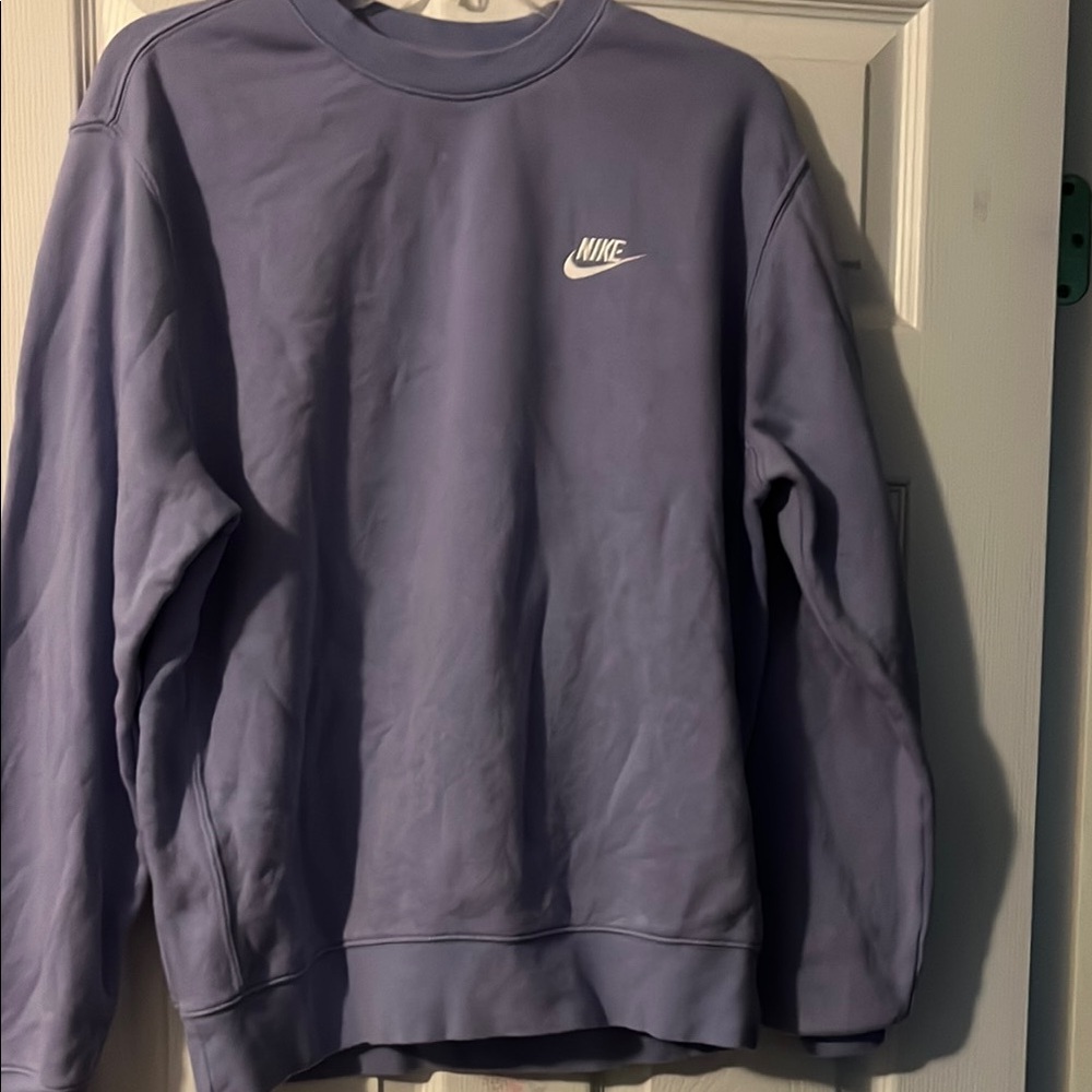 Nike Purple Crewneck Sweatshirt with Classic Design